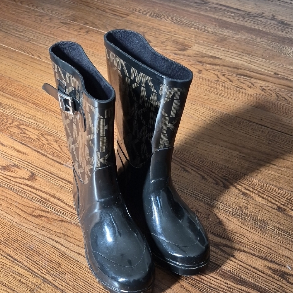 Michael Kors Black and Tan Logo Rain Boots